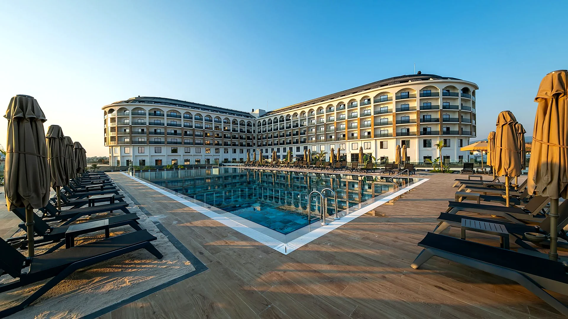Raxeria Hotel 2026 mermer uygulamaları